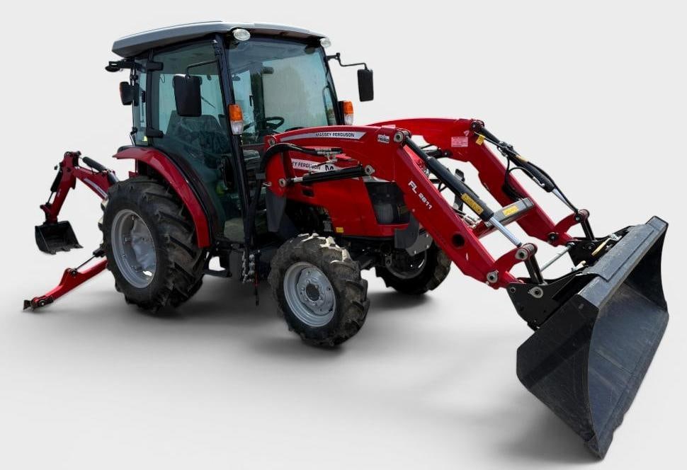 Massey Ferguson 1840 Tractor: Massey Ferguson 1840 Tractor with bucket and backhoe. Approx. 75 hours.