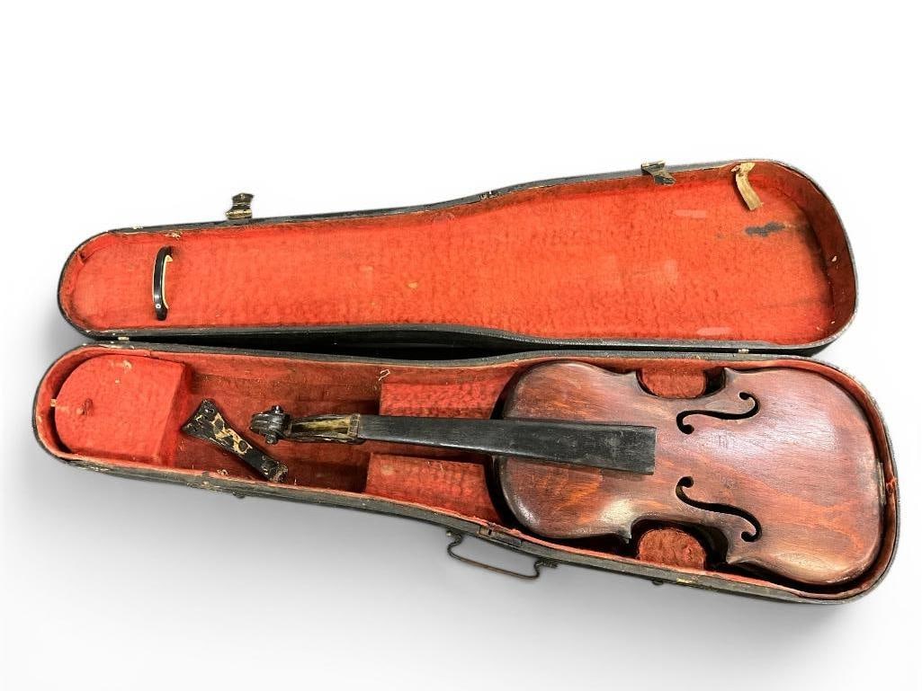 Antique Violin with Star of David Inlay (1 of 9)