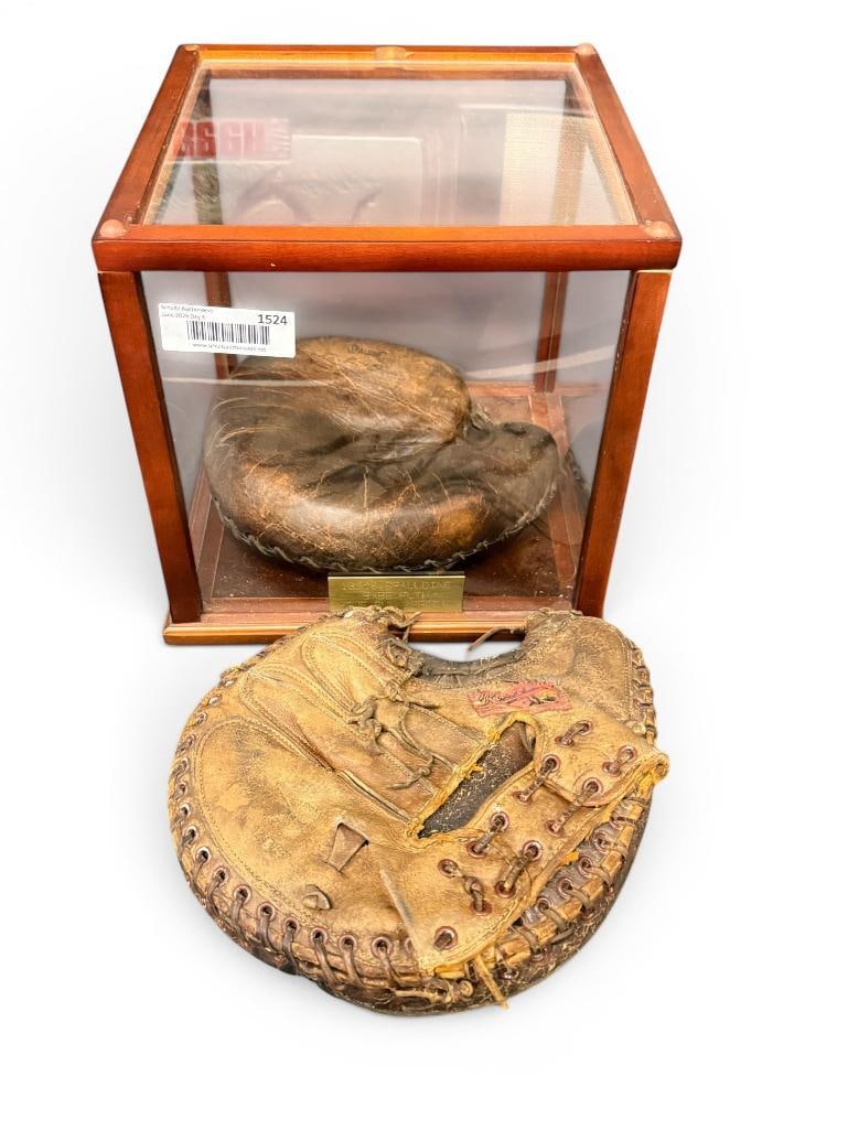 1920's Babe Ruth Home Run Special Catchers Mitt: 1920's Spaulding Babe Ruth Home Run Special Catchers Mitt and other. 2 pieces. Case approx. 11x x 11 x 11 inches.
