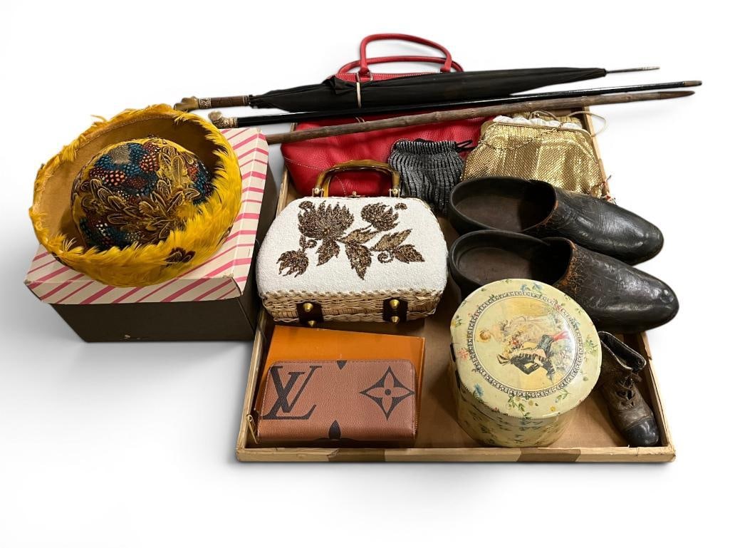 Vintage Umbrellas, Purses, Hat and shoes: Vintage Umbrellas, Purses, Hat, cane and shoes. Approx. 13 pieces.