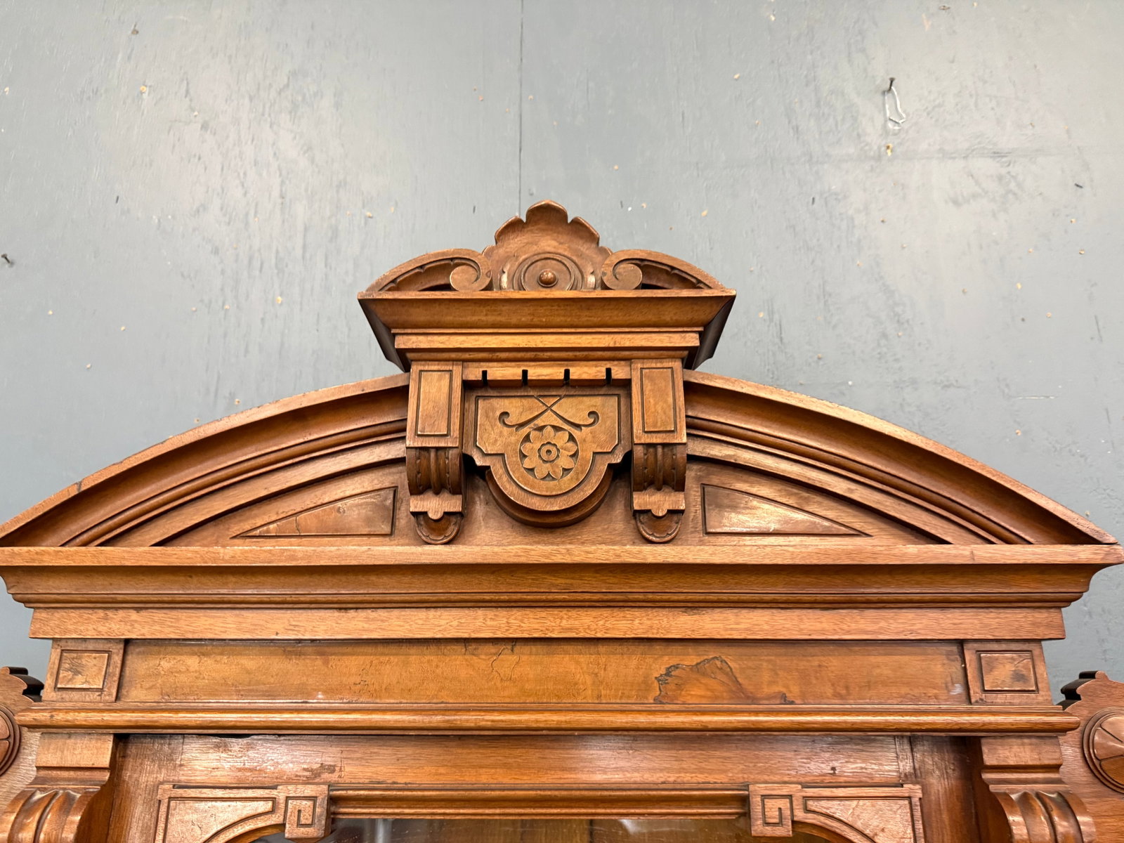 Victorian Walnut Bookcase - 4