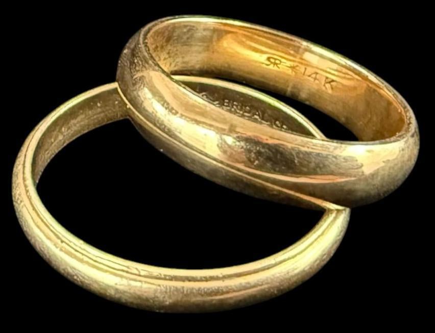 2 14k Gold Wedding Bands: 2 14k Gold Wedding Bands. Approx. 9.2 grams. Approx. size 9 and 11.