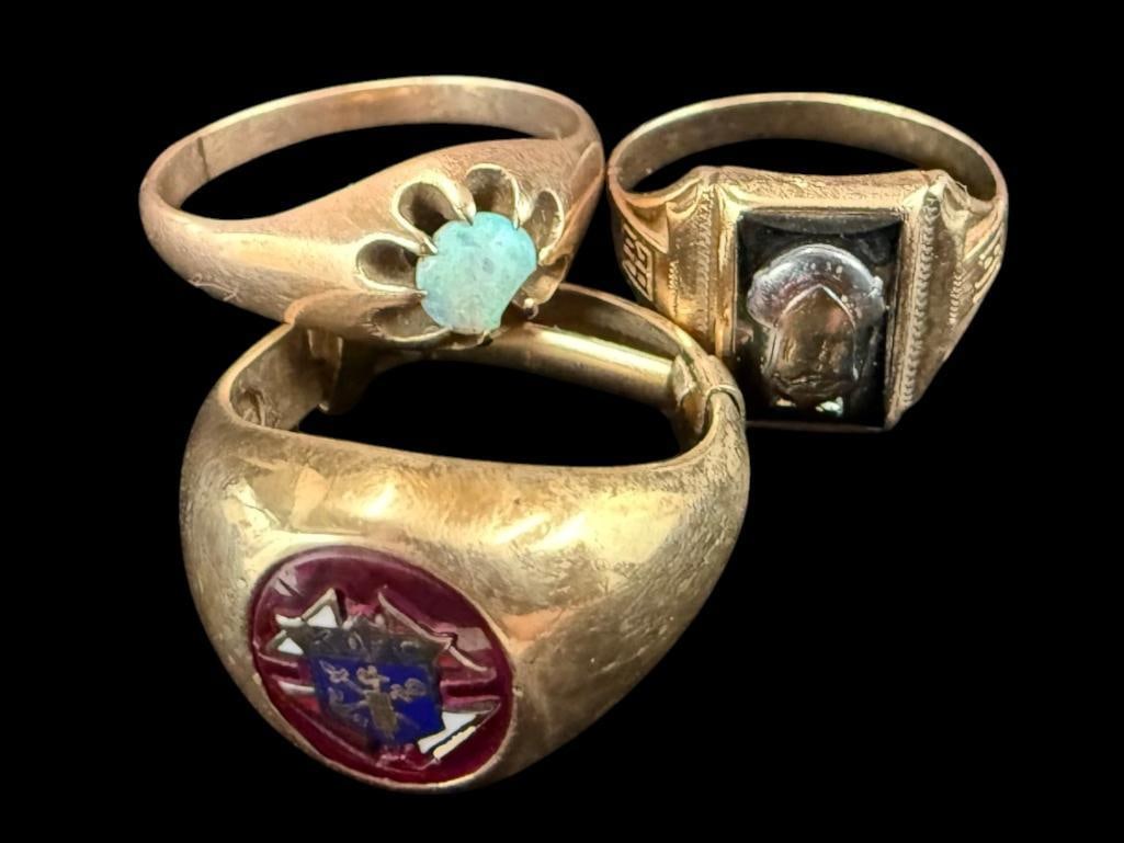 3 10k Gold Rings: 3 10k Gold Rings. Approx. 15.2 grams. 2 rings are marked 10k, one tests as 10k. One has a Knights of Columbus insignia.