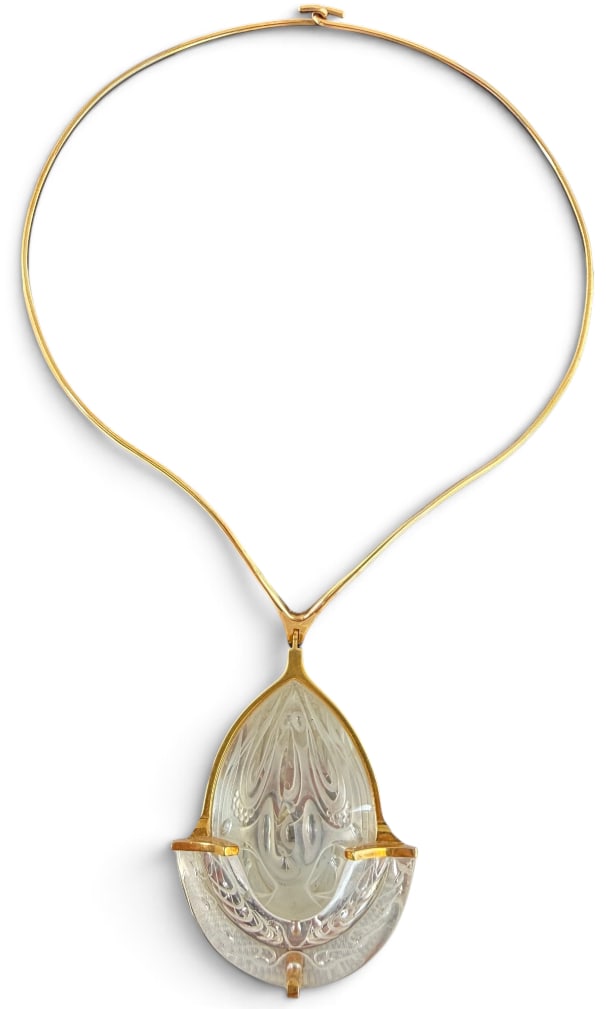 Steuben 18k and 14k Gold Air Elemental Necklace: Steuben 18k and 14k Gold Air Elemental Necklace. Pendant is set in 18k Gold. Necklace is 14k gold. Clasp to pendant approx. 5.5 inches. Pendant approx. 2.75 x 2.25 inches.