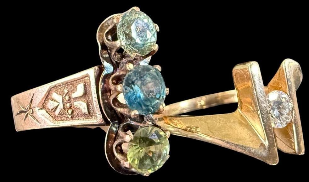 2 14k Gold rings with stones: 2 14k Gold rings with diamonds / stones. Approx. 6.6 grams. Rings approx. size 6.