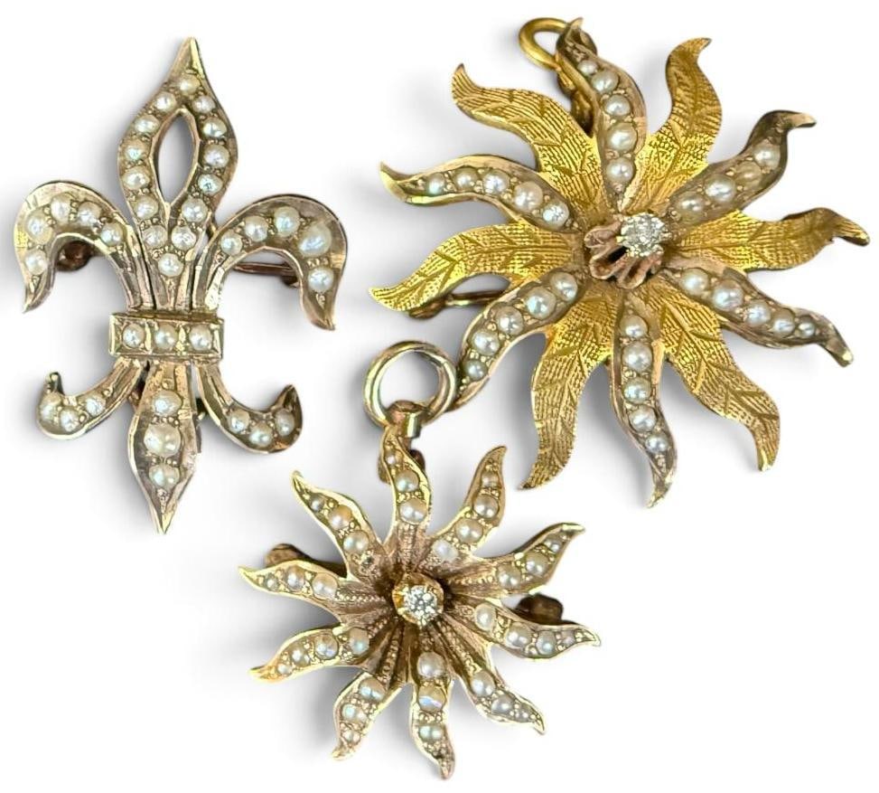 3 14k Gold Pins: 3 14k Gold Pins / Pendants with stones and pearls. Approx. 10.1 grams.