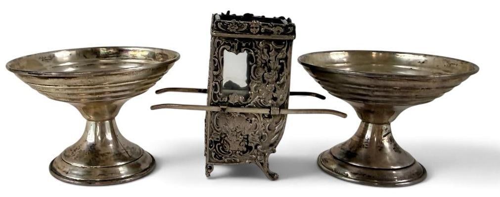 3 Sterling Silver Pieces: 3 Sterling Silver Pieces. Including miniature sedan chair toothpick holder. Approx. 2.2 ozt.