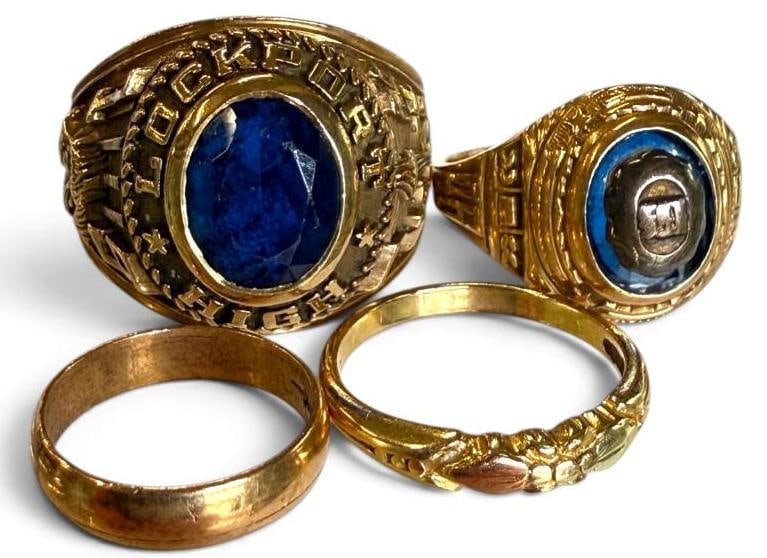 4 10k Gold Rings: 4 10k Gold Rings, some with stones. Total weight approx. 23.3 grams.