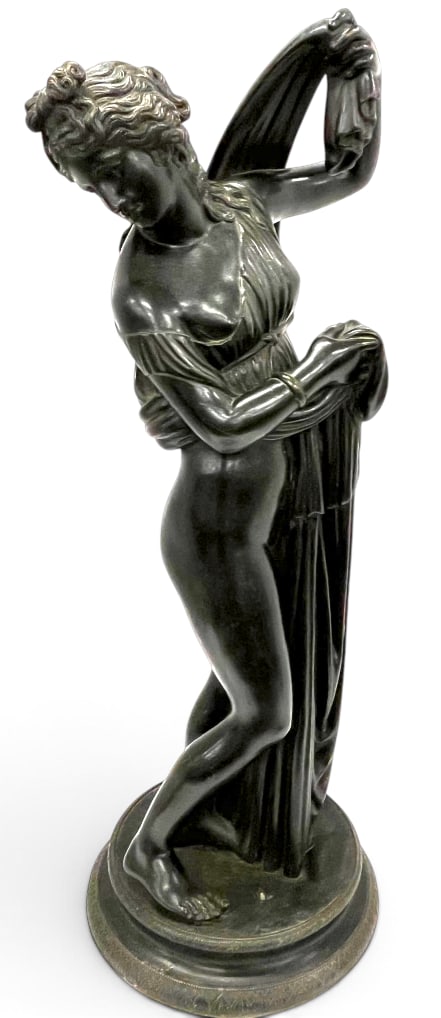 Bronze Venus Callipyge Statue: Bronze Venus Callipyge Statue. Approx. 27 x 10 x 10 inches.