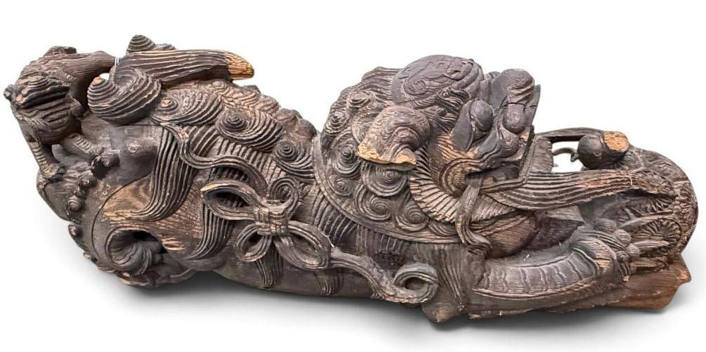 Chinese Carved Foo Dog architectural piece (1 of 6)