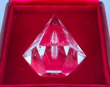 Steuben Art Glass Diamond Teardrop Paperweight: Steuben Art Glass Diamond Teardrop Paperweight, includes case. Approx. 3.5 x 3.5 x 3.5 inches.
