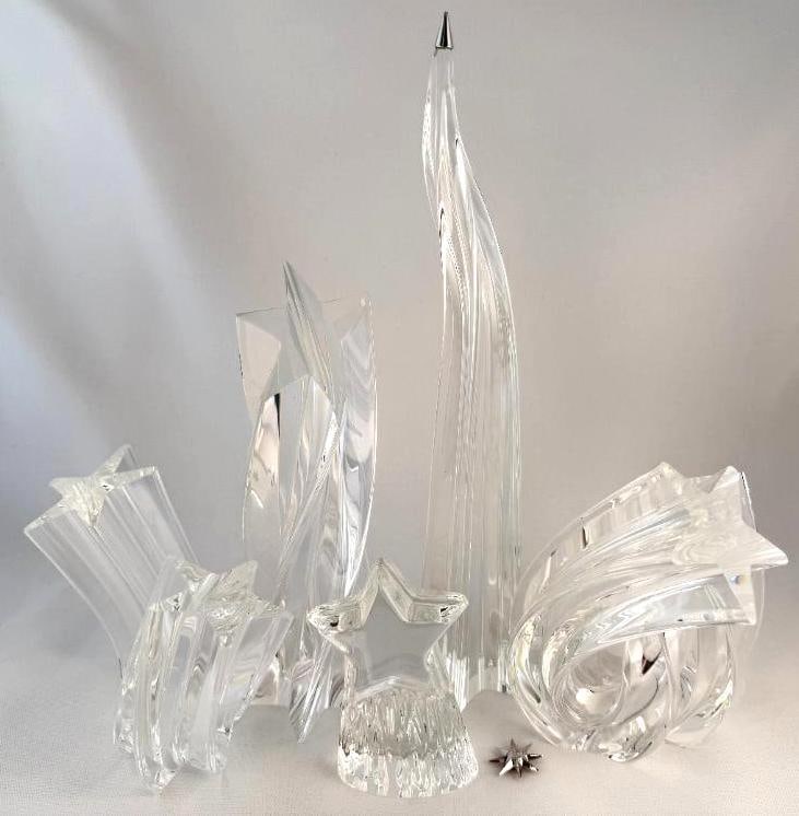 5 Steuben Art Glass Star Sculptures: 5 Steuben Art Glass Star Sculptures / paperweights. Including Star Stream, Shining Star and more. Tallest approx. 12 inches.