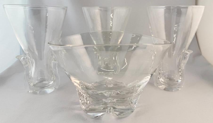 Steuben Art Glass Vases and Bowl: Steuben Art Glass Lyre Vases and Bowl. 4 pieces. Vases approx. 8 x 5 x 5 inches. Bowl approx. 6 x 9 x 7 inches.