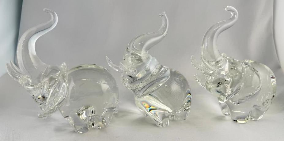 3 Steuben Art Glass Elephants: 3 Steuben Art Glass Elephants. Approx. 7 x 7 x 5 inches.
