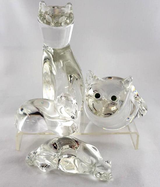 4 Steuben Art Glass Cats: 4 Steuben Art Glass Cats. One signed Smyly. Largest approx. 8.5 inches tall.