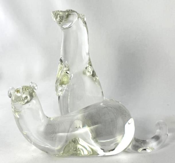 2 Steuben Art Glass Mink with Diamond Eyes: 2 Steuben Art Glass Minks with Diamond Eyes. Designed by Lloyd Atkins. Tallest approx. 7.5 inches.