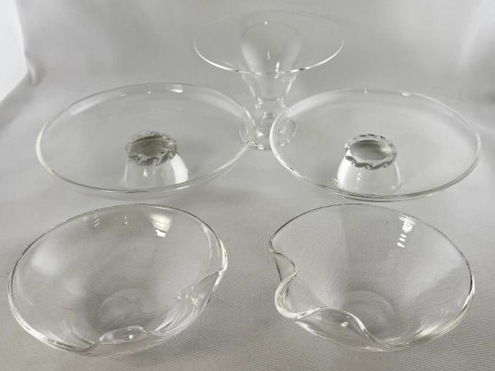 5 Steuben Art Glass Bowls: 5 Steuben Art Glass Bowls. Largest approx. 2.25 x 8.2 x 8.25 inches.