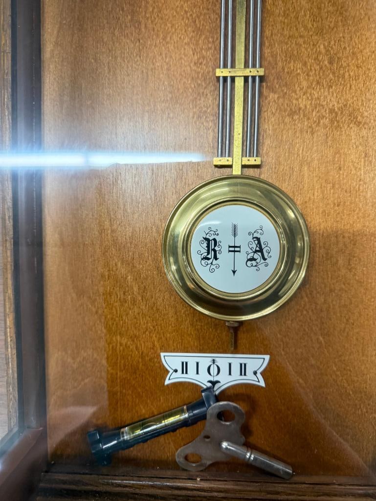 Howard Miller Oak wall clock - 3