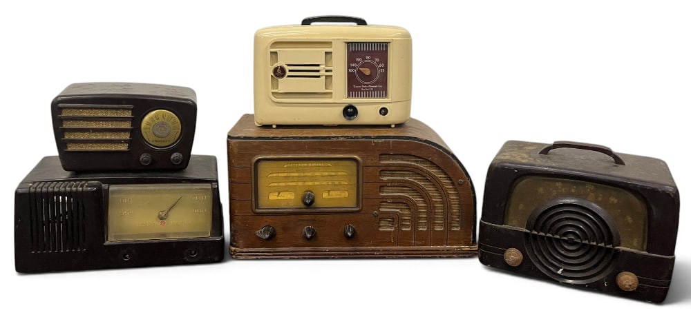 5 Antique Radios: 5 Antique Radios. Including Emerson, Crosley, General Electric and more.
