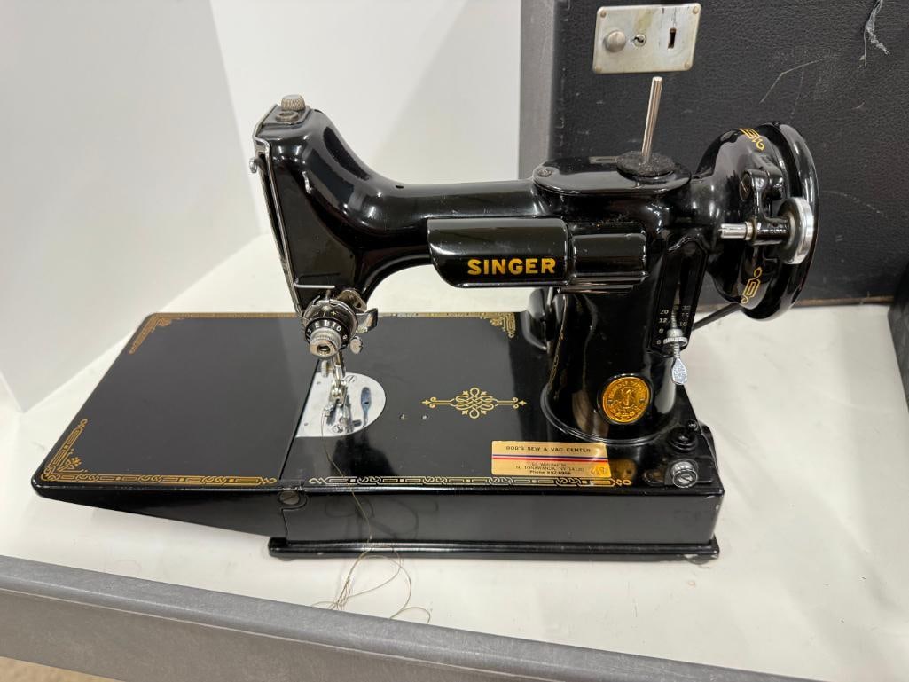 Singer Featherweight Sewing Machine - 2