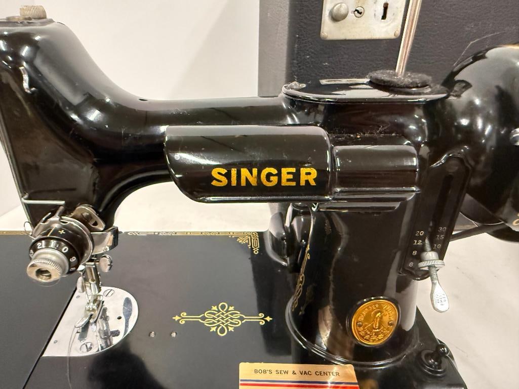 Singer Featherweight Sewing Machine - 4