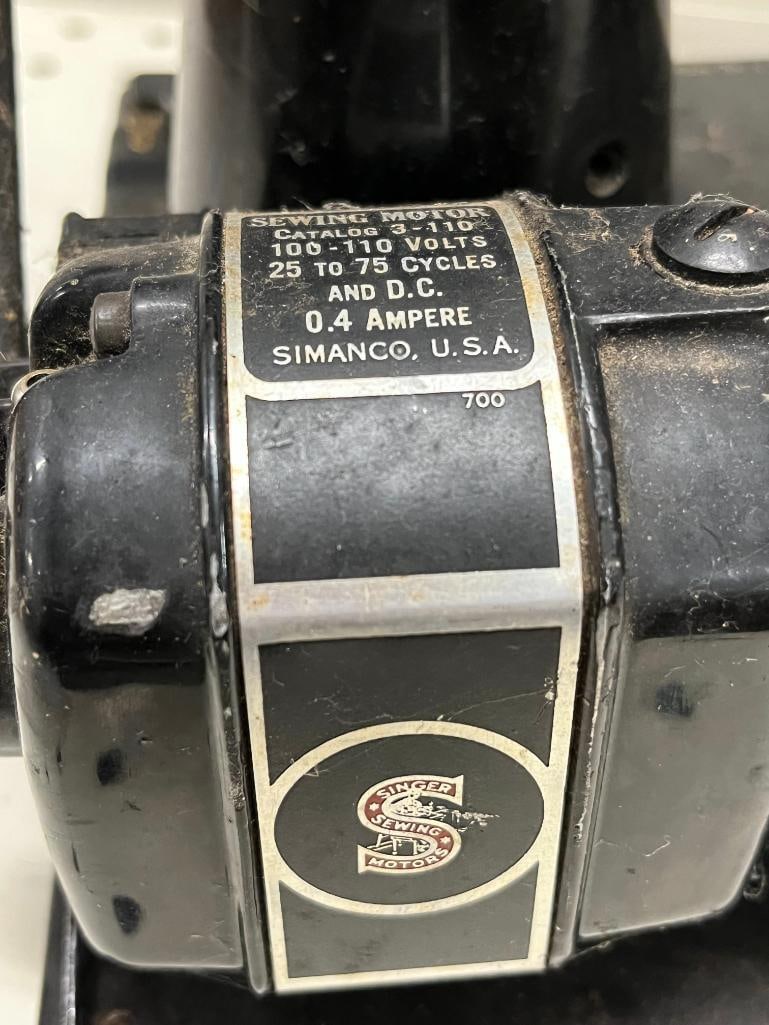 Singer Featherweight Sewing Machine - 3