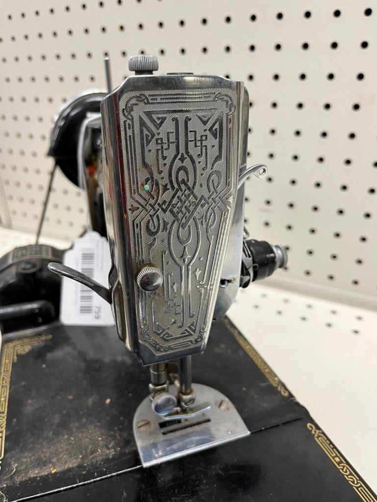 Singer Featherweight Sewing Machine - 5