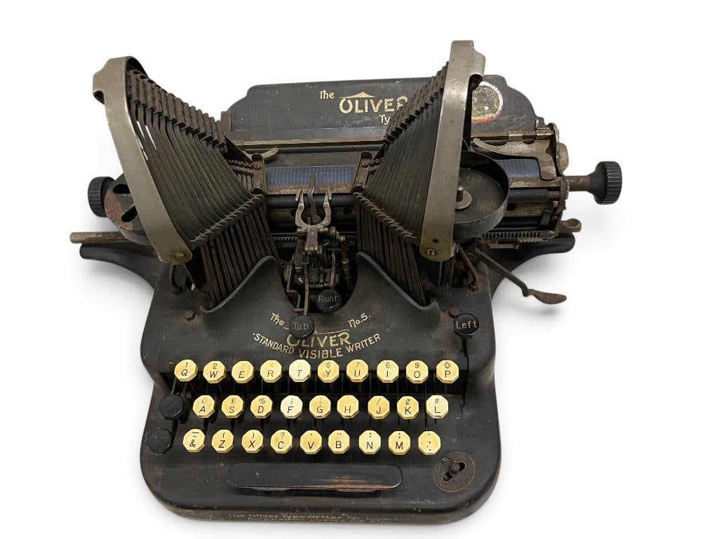 The Oliver Typewriter (1 of 4)