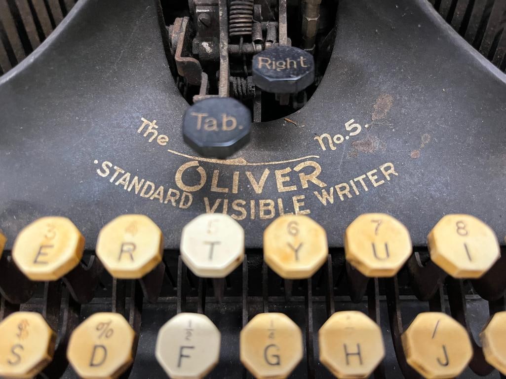 The Oliver Typewriter - 3