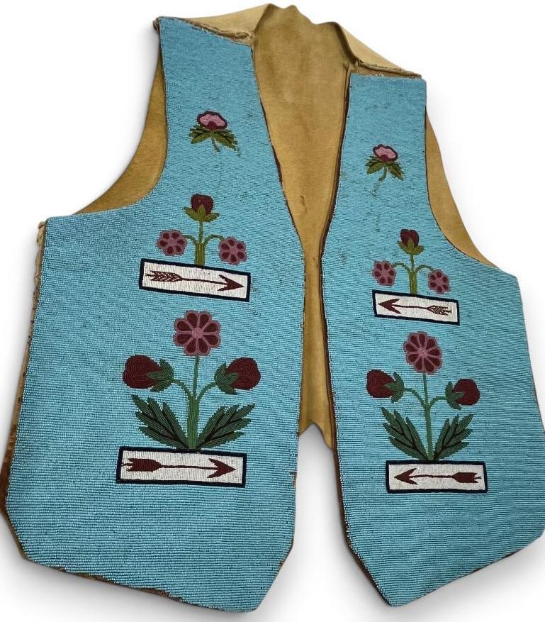 Native American finely beaded hide vest (1 of 6)