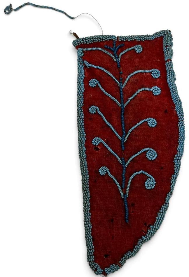 Native American beaded sheath (1 of 3)