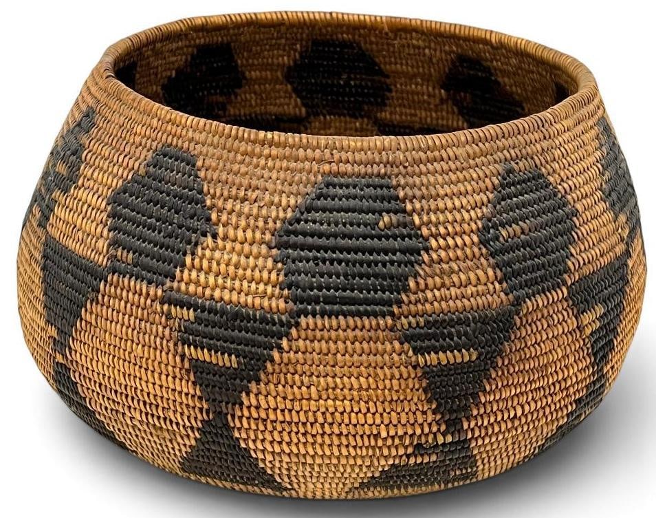 Native American Basket with geometric pattern: Native American Basket with geometric pattern. Approx. 8 x 8 x 5 inches.