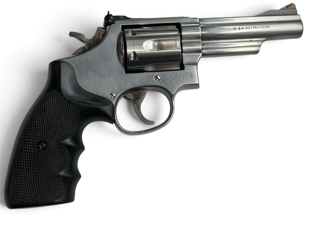 Smith & Wesson Model 66-4 .357 Magnum revolver (1 of 7)