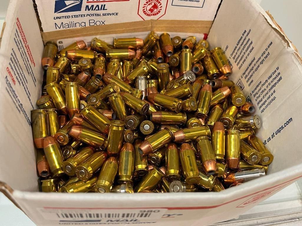 45 Auto pistol ammunition: 45 Auto pistol ammunition. Approx. 600 rounds.