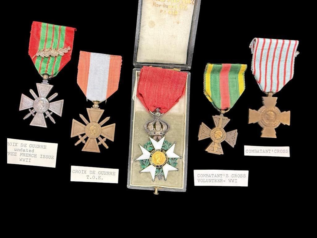 5 France Military Medals (1 of 7)