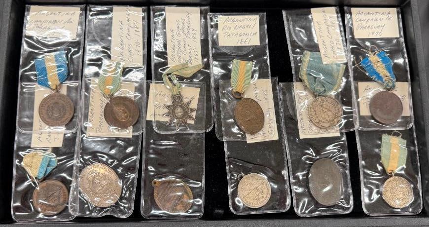 12 Argentina 19th Century Military Medals (1 of 13)