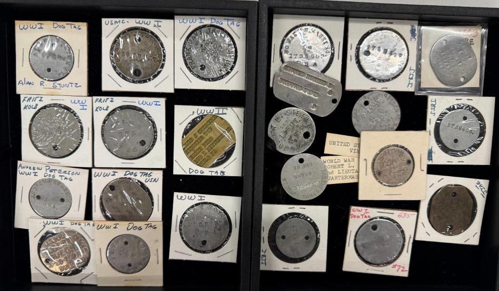Collection of WW1 and WW2 dog tags: Collection of WW1 and WW2 dog tags. Approx. 23 pieces.