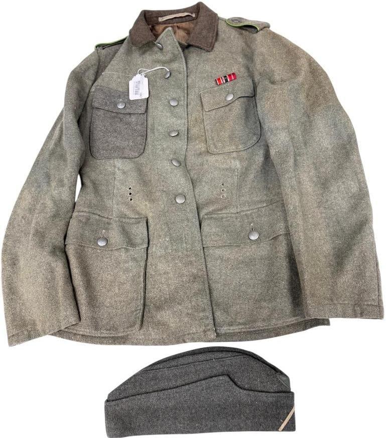 German Army Tunic and cap: German Army Tunic and cap. 2 pieces.