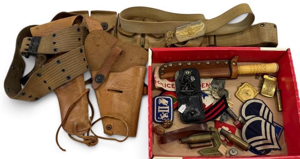 U.S. leather holsters, ammo belt, patches etc.: U.S. leather holsters, ammo belt, patches etc.