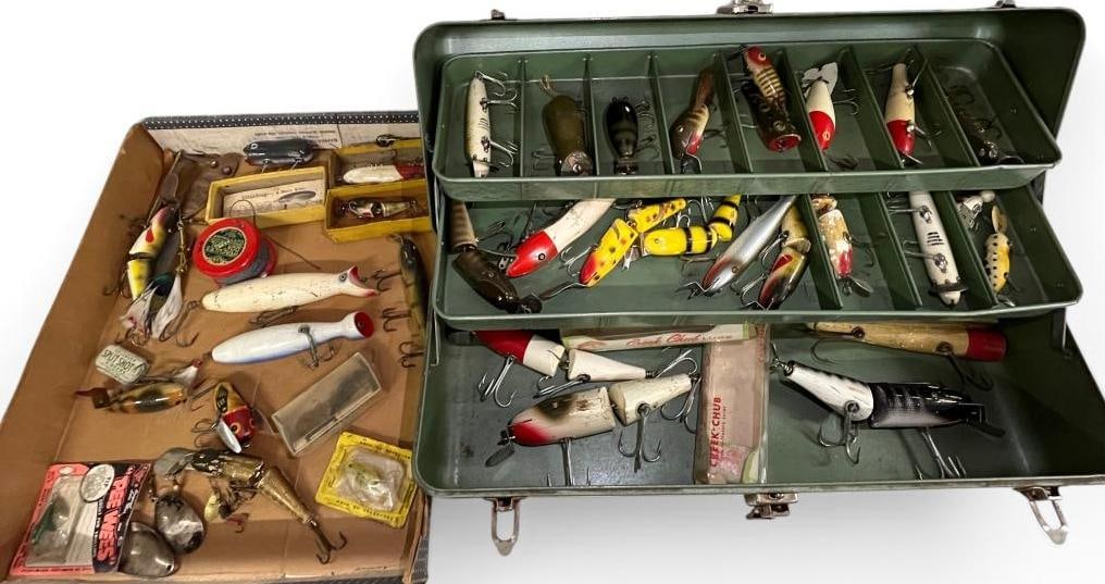 Tackle box and Fishing lures (1 of 9)