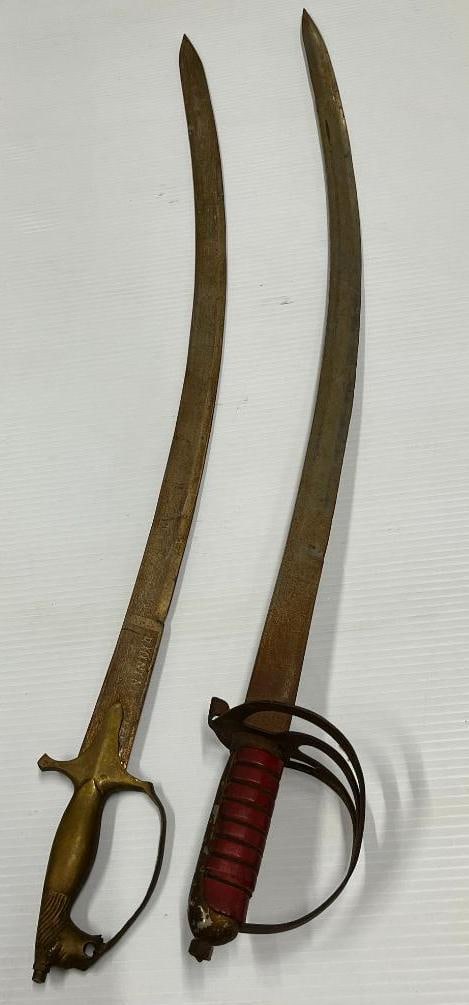 2 Decorative Swords (1 of 8)