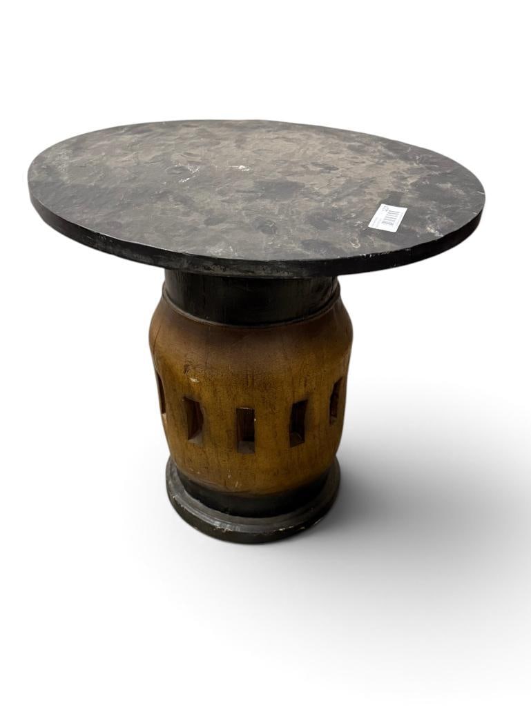 Wagon Wheel hub accent table: Wagon Wheel hub accent table. Approx. 20 x 20 x 20 inches.