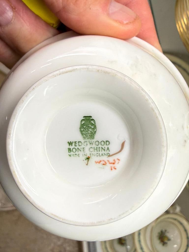 Wedgwood Appledore pattern tableware - 8