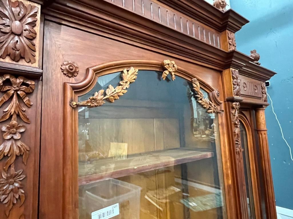 Victorian Walnut Bookcase - 4
