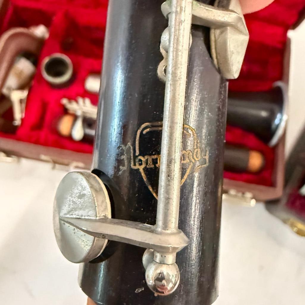 2 Clarinets in cases - 4