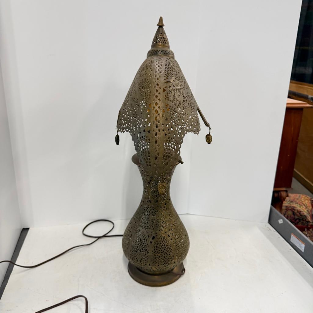 Middle Eastern handcrafted pierced table lamp - 5