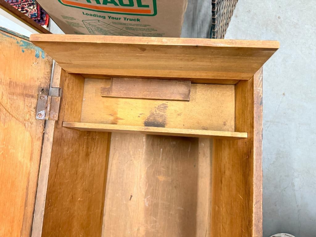 Antique Pine chest - 4