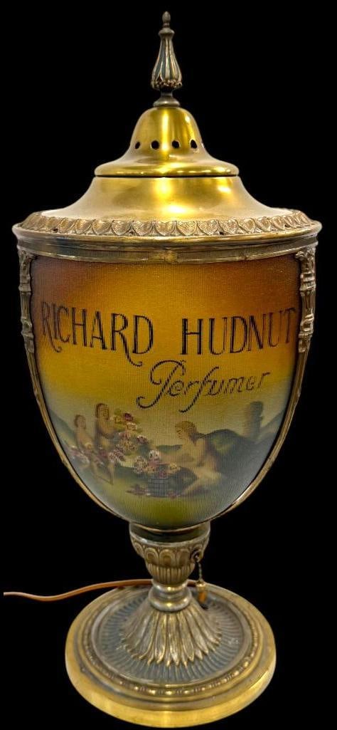 Richard Hudnut Perfumer Reverse Painted advertising lamp (1 of 5)
