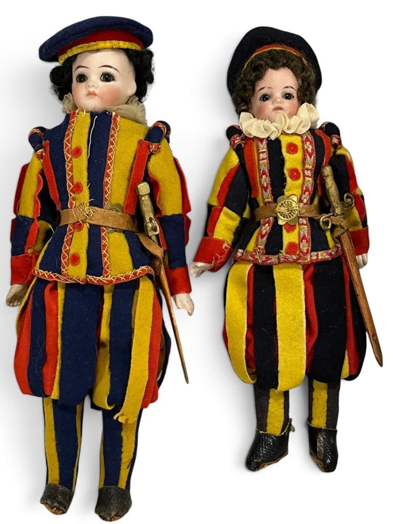 2 Pontifical Swiss Guard porcelain dolls (1 of 4)