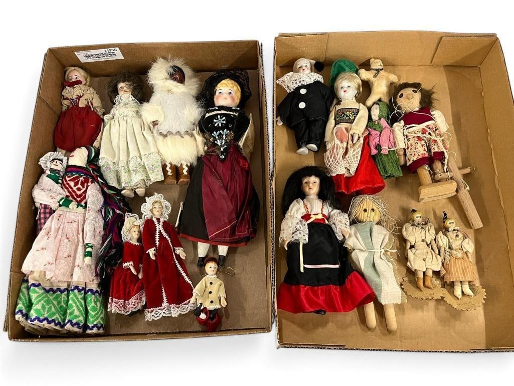 Group of Ethnic Dolls and more: Group of Ethnic Dolls, bear, clown and more. Approx. 17 pieces.